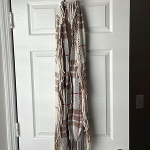 Women’s Plaid Patterned Scarf